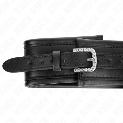 KINK – HALSKETTE MIT ARMBAND MIT GLÄNZENDER SCHNALLE 65 CM 48,5 CM X 5,3 CM